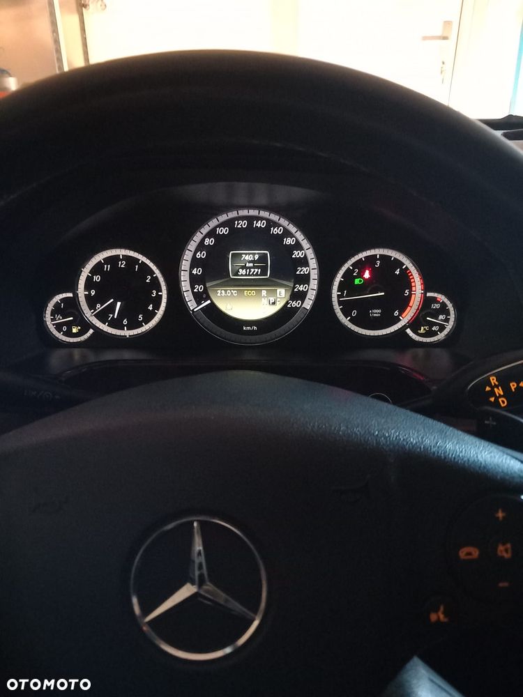 Mercedes-Benz Klasa E 200 BlueTEC 7G-TRONIC Elegance - 19