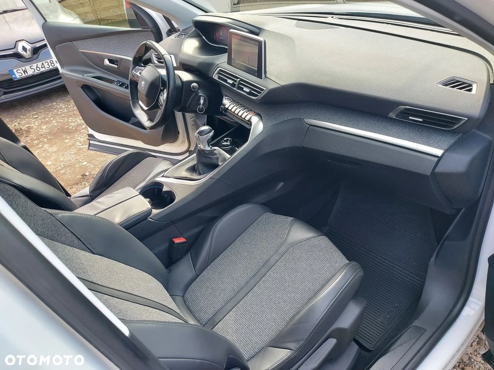 Peugeot 3008 1.2 PureTech Allure S&S - 4