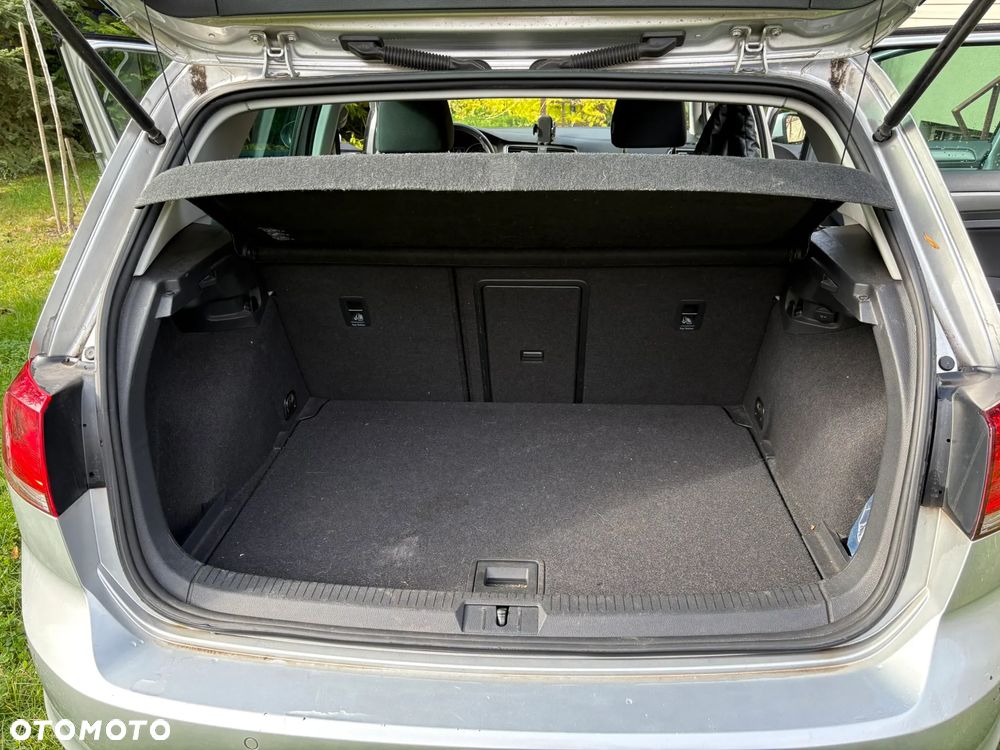 Volkswagen Golf - 10