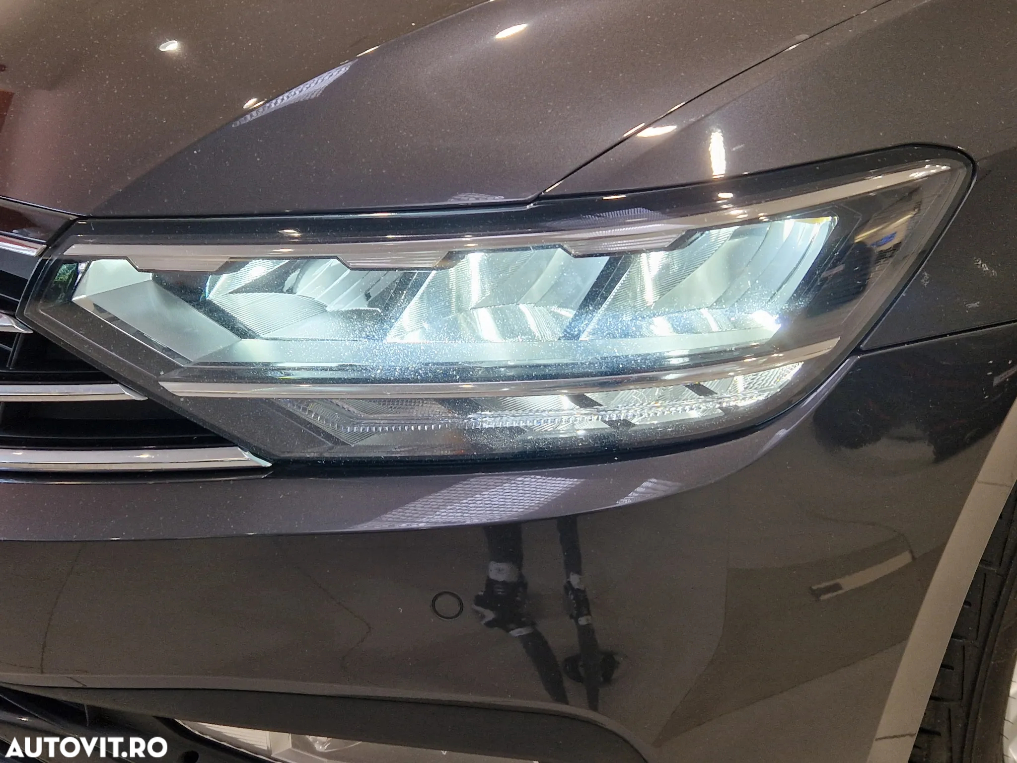 Volkswagen Passat 2.0 TDI SCR DSG Business - 9