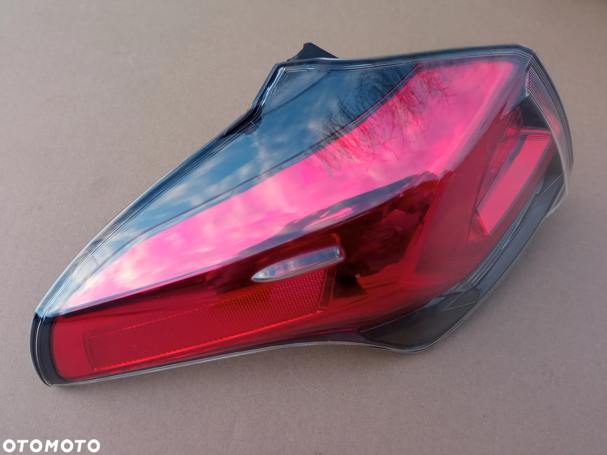TOYOTA RAV4 IV LIFT LAMPA LEWA TYŁ BŁOTNIKA ORYGINAŁ 15- - 2