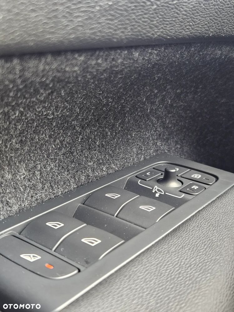 Volvo XC 40 T4 Geartronic Inscription - 28