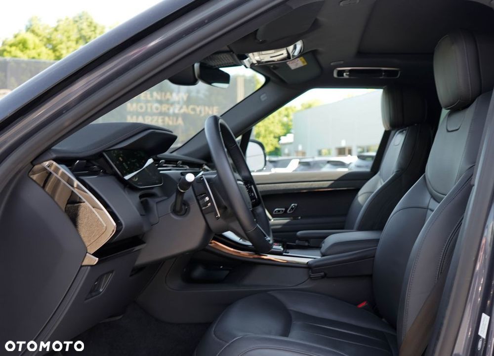 Land Rover Range Rover Sport - 12