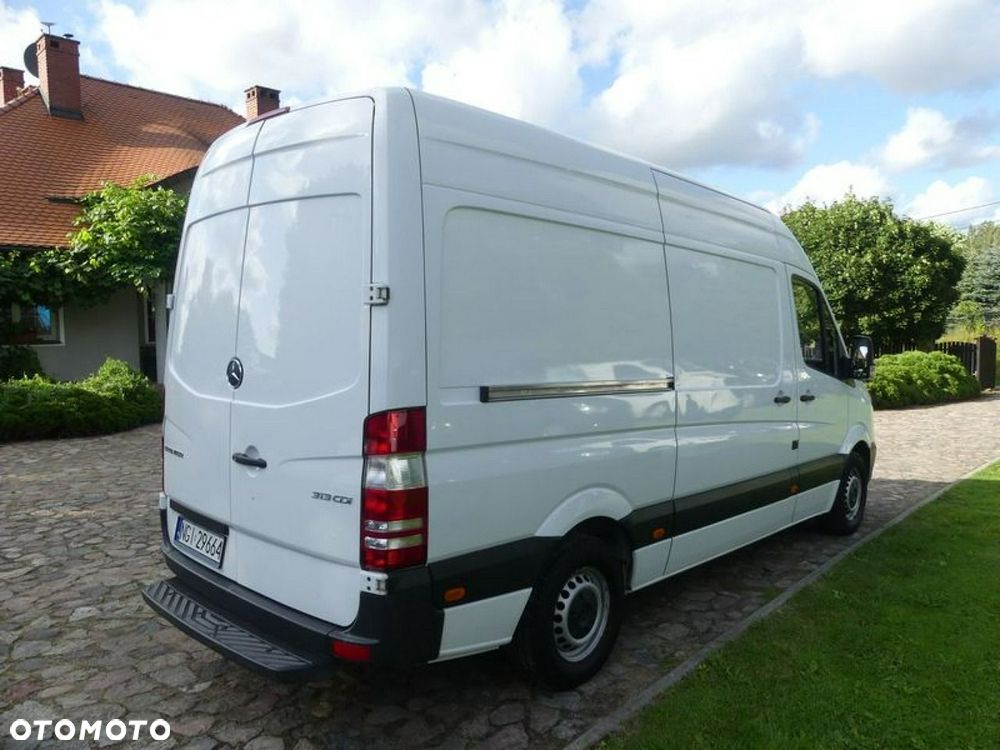 Mercedes-Benz Sprinter - 22