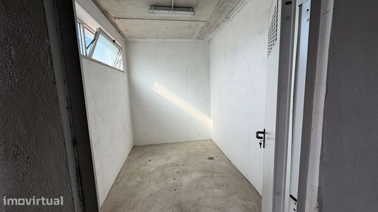 Garagem para 3 Viaturas em Abraveses - Grande imagem: 5/6