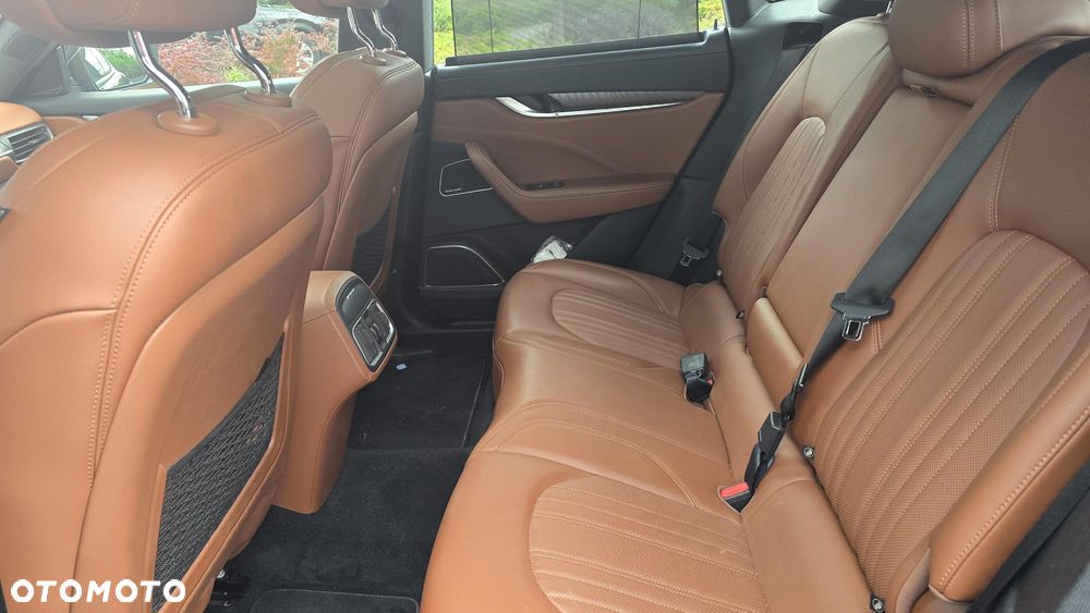 Maserati Levante Granlusso - 13