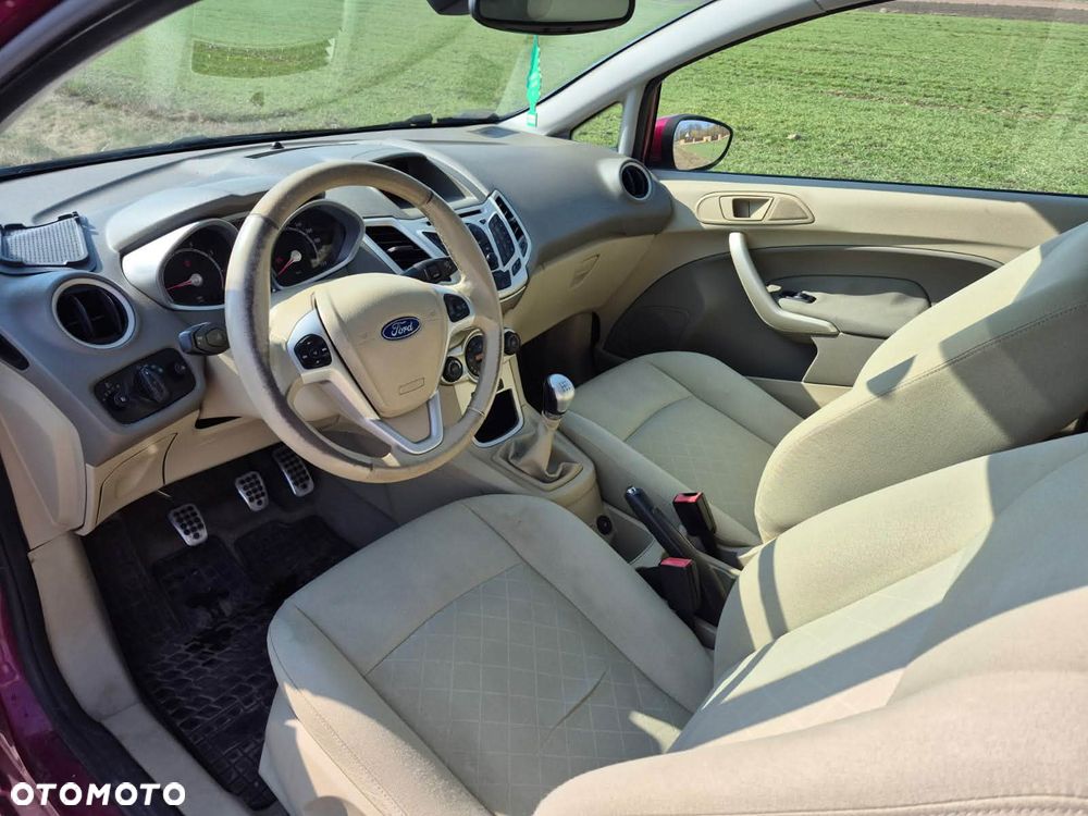 Ford Fiesta - 6