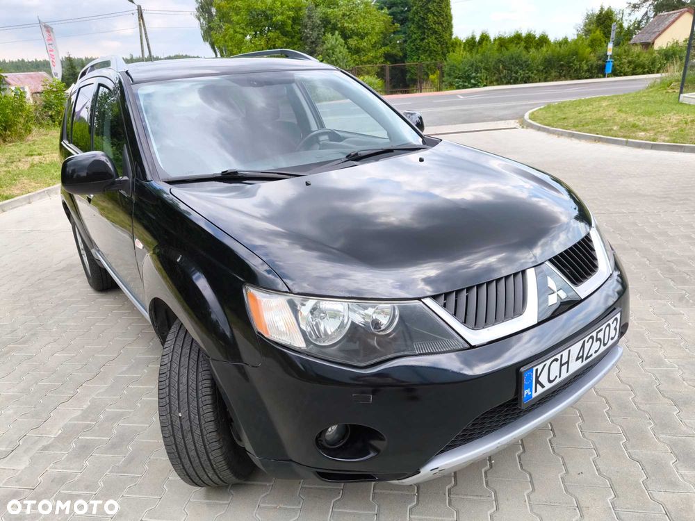 Mitsubishi Outlander - 2
