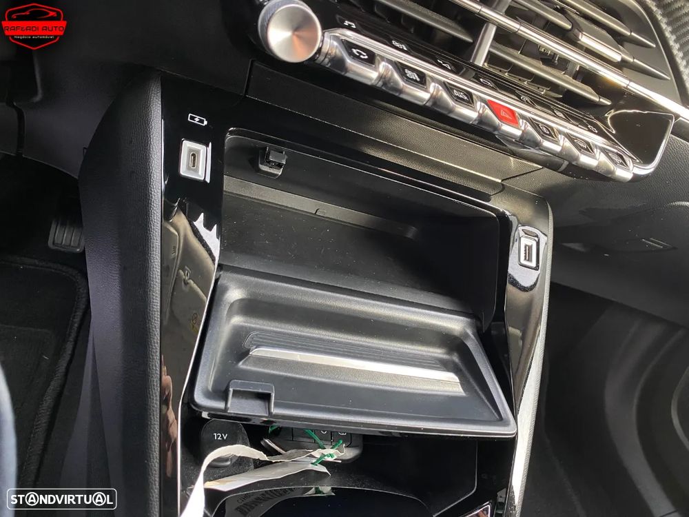 Peugeot 2008 1.2 PureTech Allure - 28