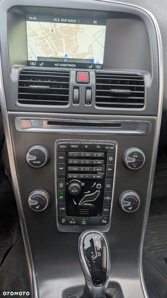 Volvo XC 60 T6 Geartronic Momentum - 9