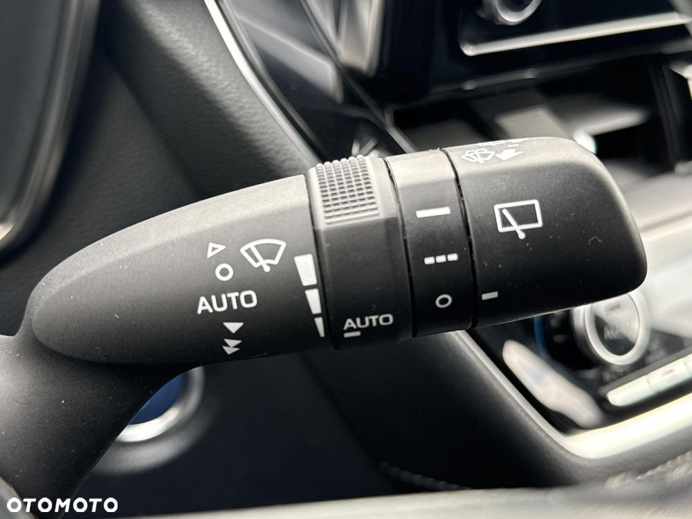 Toyota Corolla 1.8 Hybrid Comfort - 23