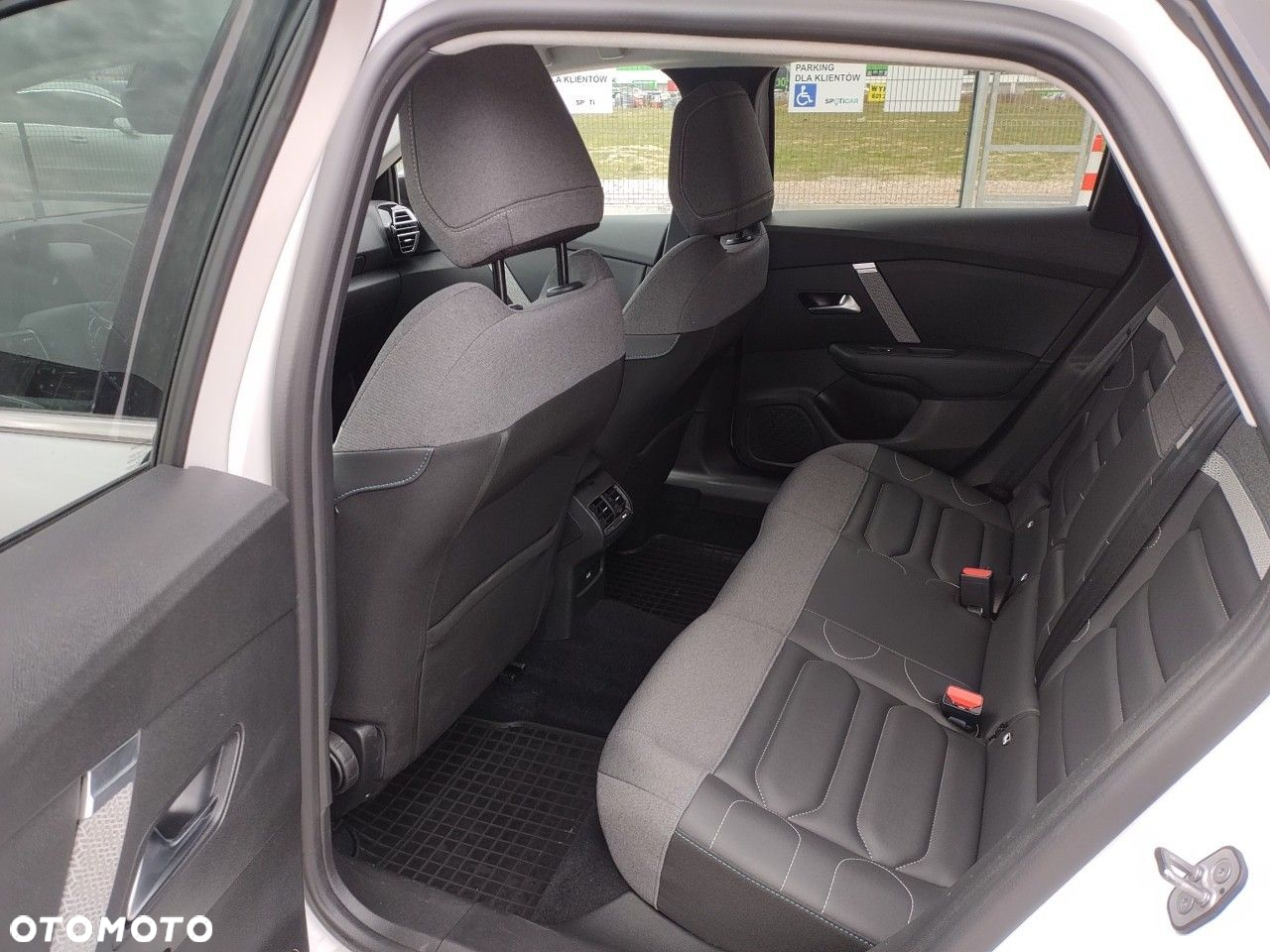 Citroën C4 1.2 PureTech Max S&S EAT8 - 10