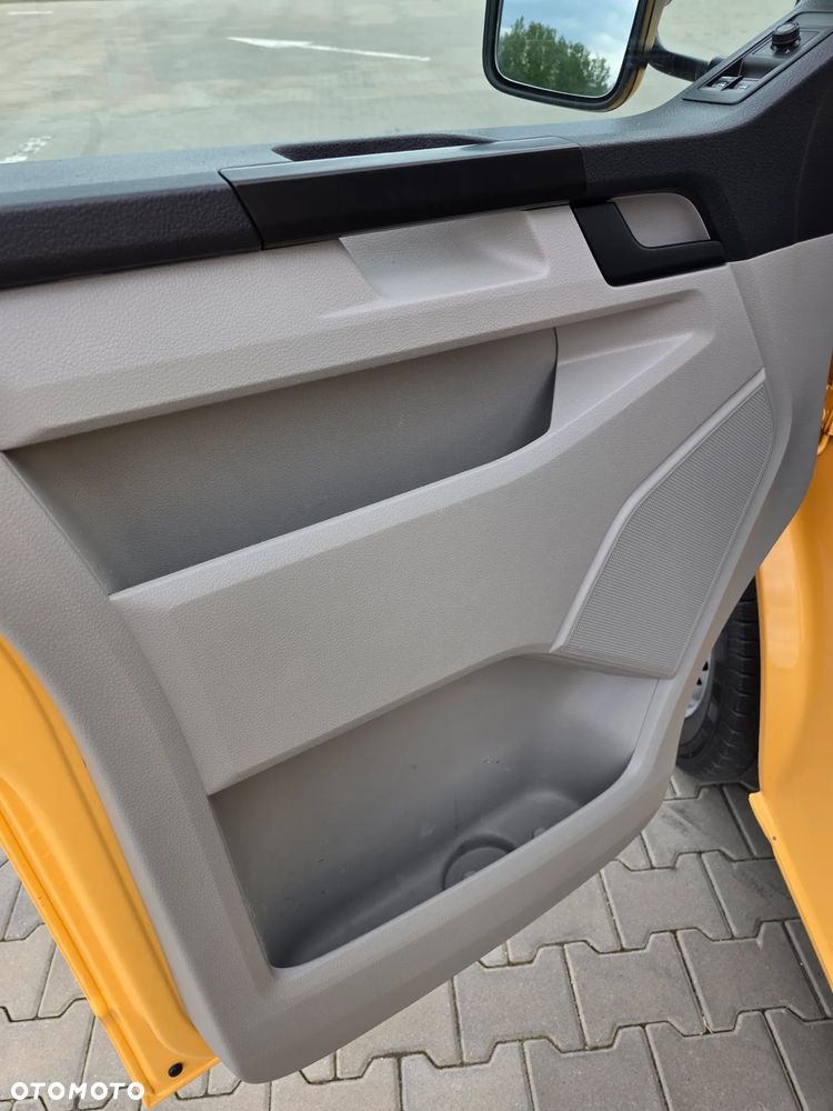 Volkswagen Transporter - 8