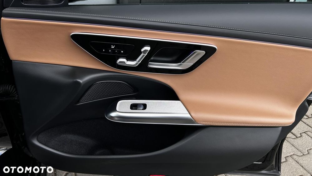 Mercedes-Benz Klasa E 220 d mHEV 4-Matic AMG 9G-Tronic - 27