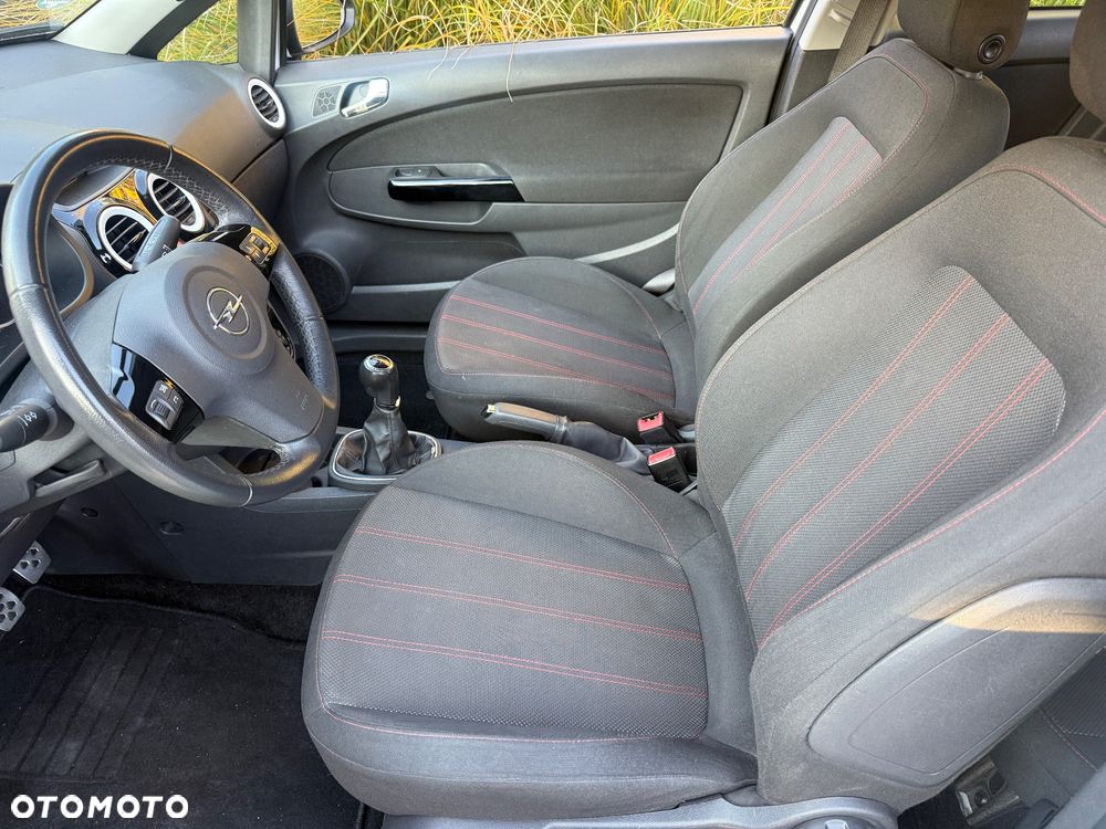 Opel Corsa 1.2 16V Cosmo - 13