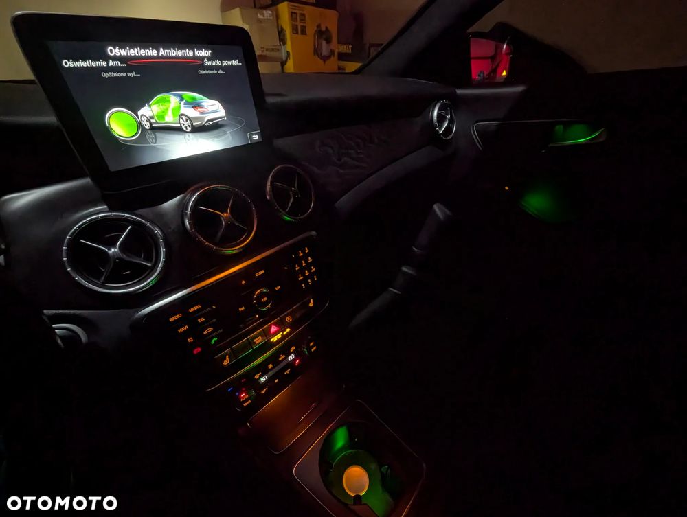 Mercedes-Benz CLA 250 4Matic 7G-DCT Sport - 14