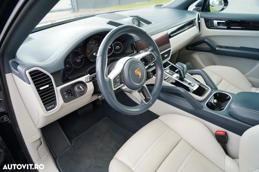Porsche Cayenne - 19