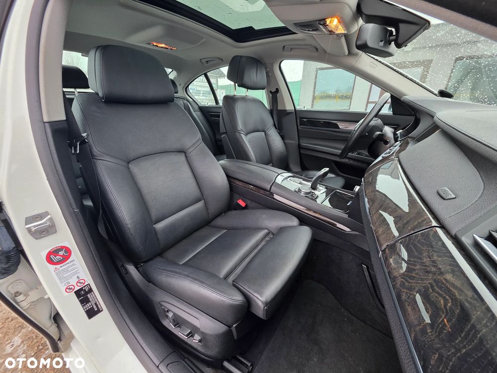 BMW Seria 7 740d xDrive - 12