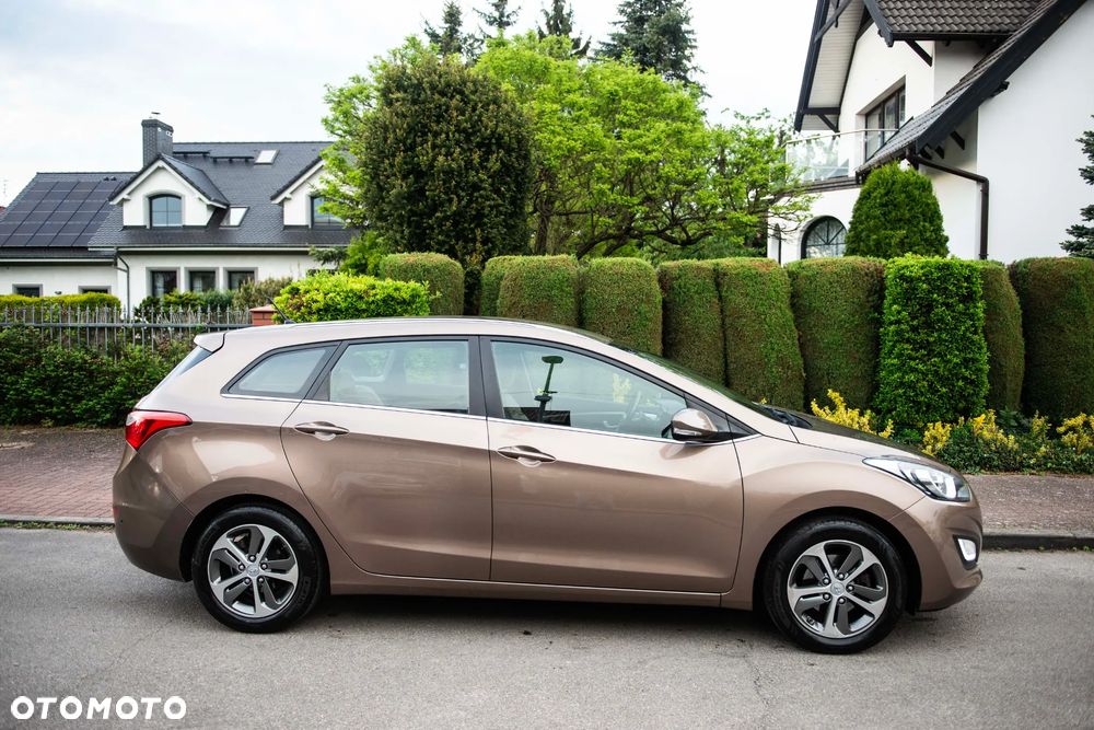 Hyundai i30 1.6 Comfort - 12