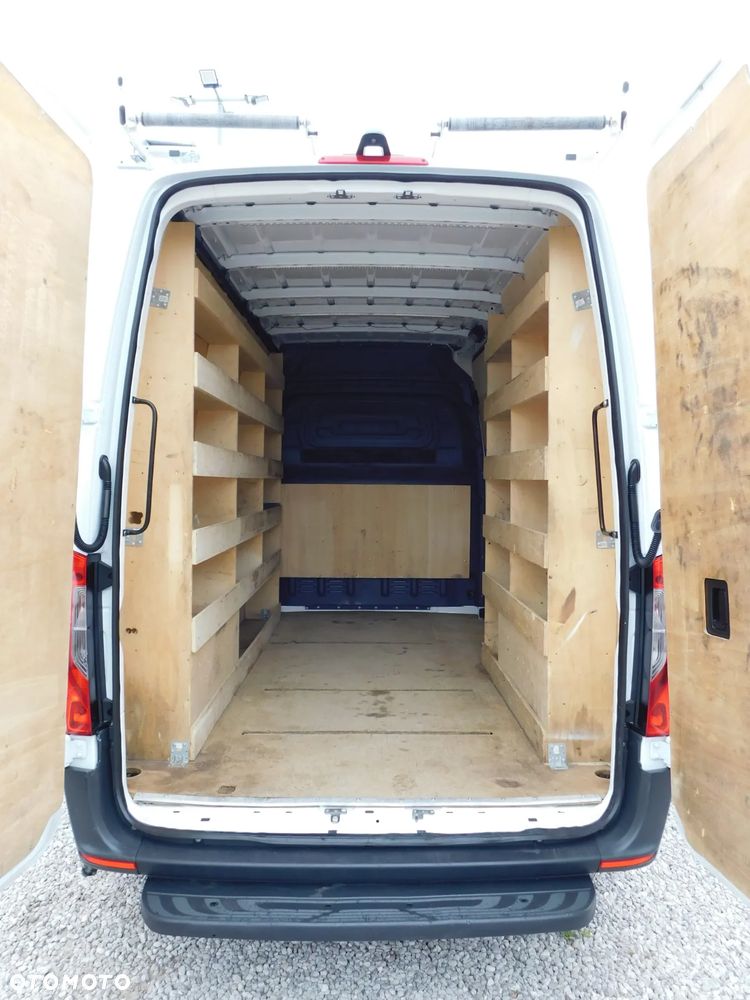 Mercedes-Benz Sprinter - 4