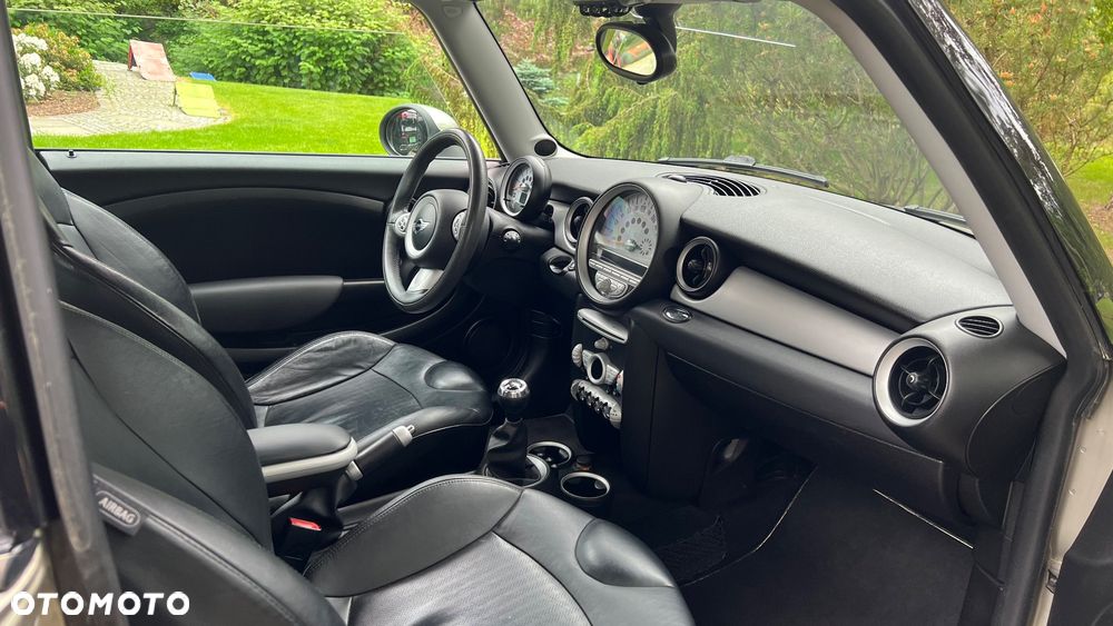MINI Cooper Standard - 14
