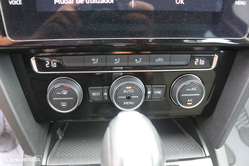 VW Passat Variant 2.0 TDi Business DSG - 23