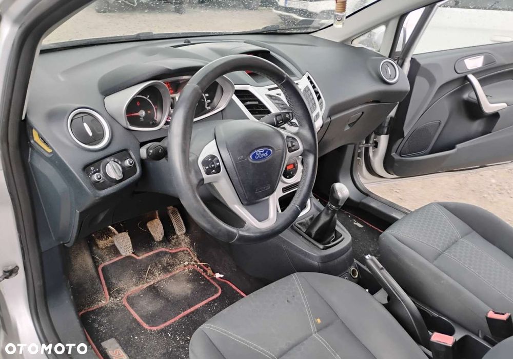 Ford Fiesta - 7