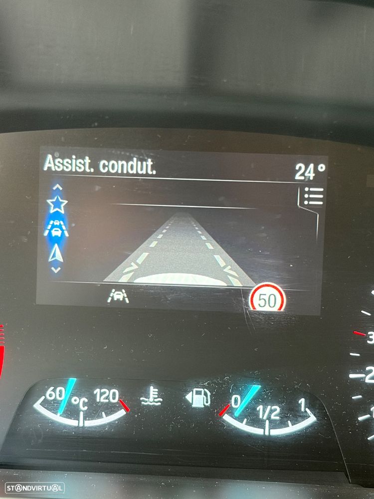 Ford Focus SW - 17