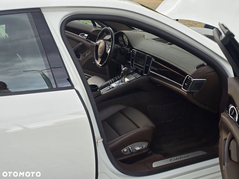 Porsche Panamera 4 Edition - 15