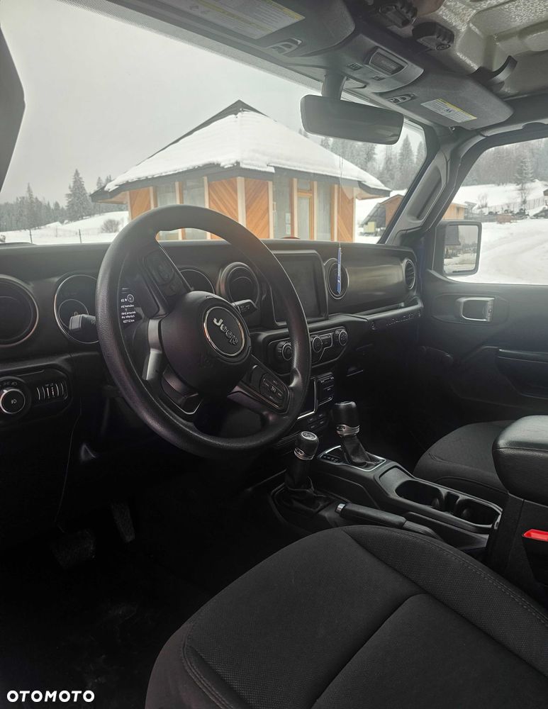 Jeep Wrangler - 6