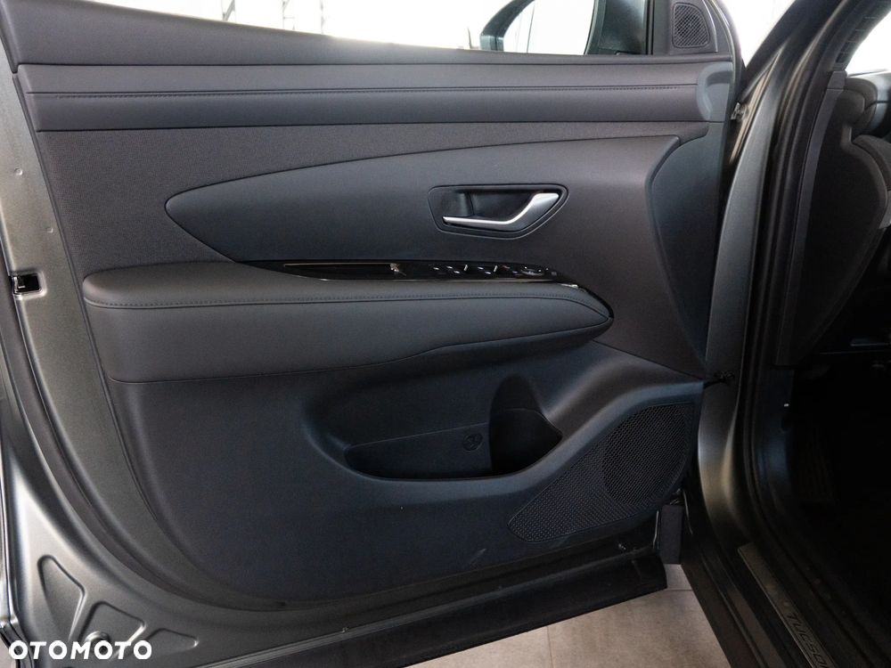 Hyundai Tucson 1.6 T-GDi HEV Smart Black 2WD - 13