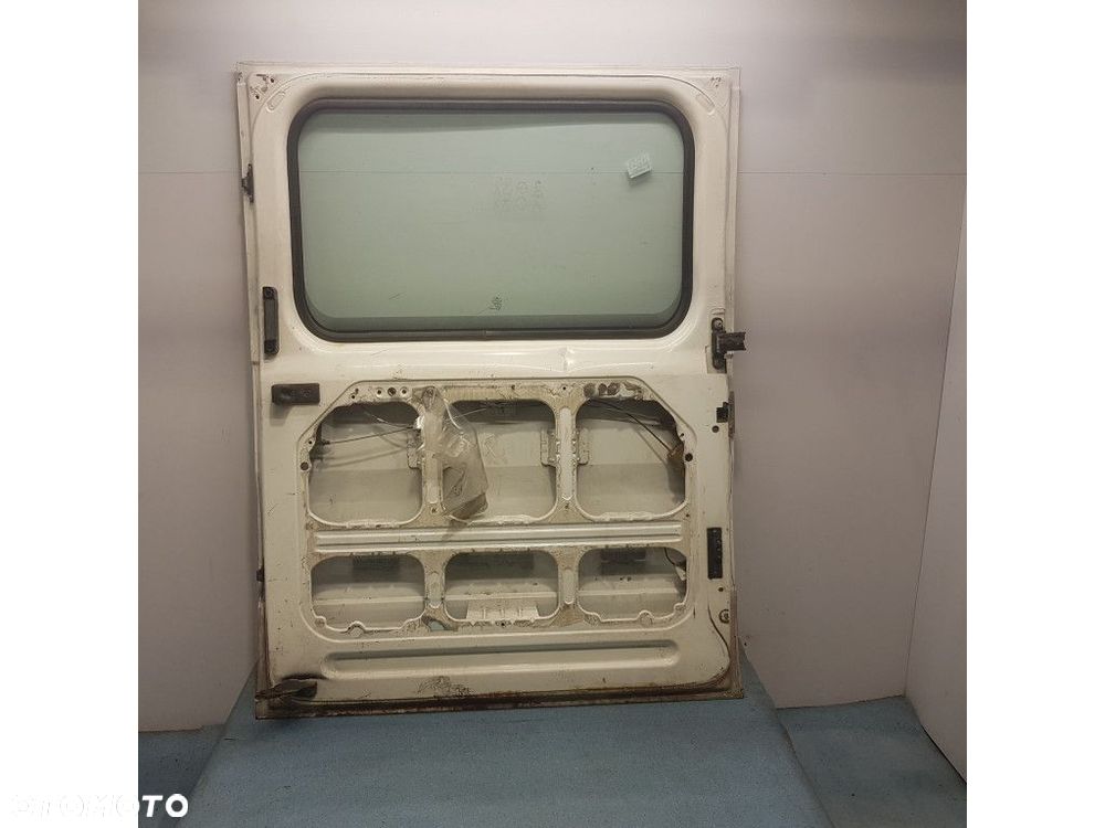 DRZWI BOCZNE PRZESUWNE PRAWE   FORD TRANSIT MK6 - 2