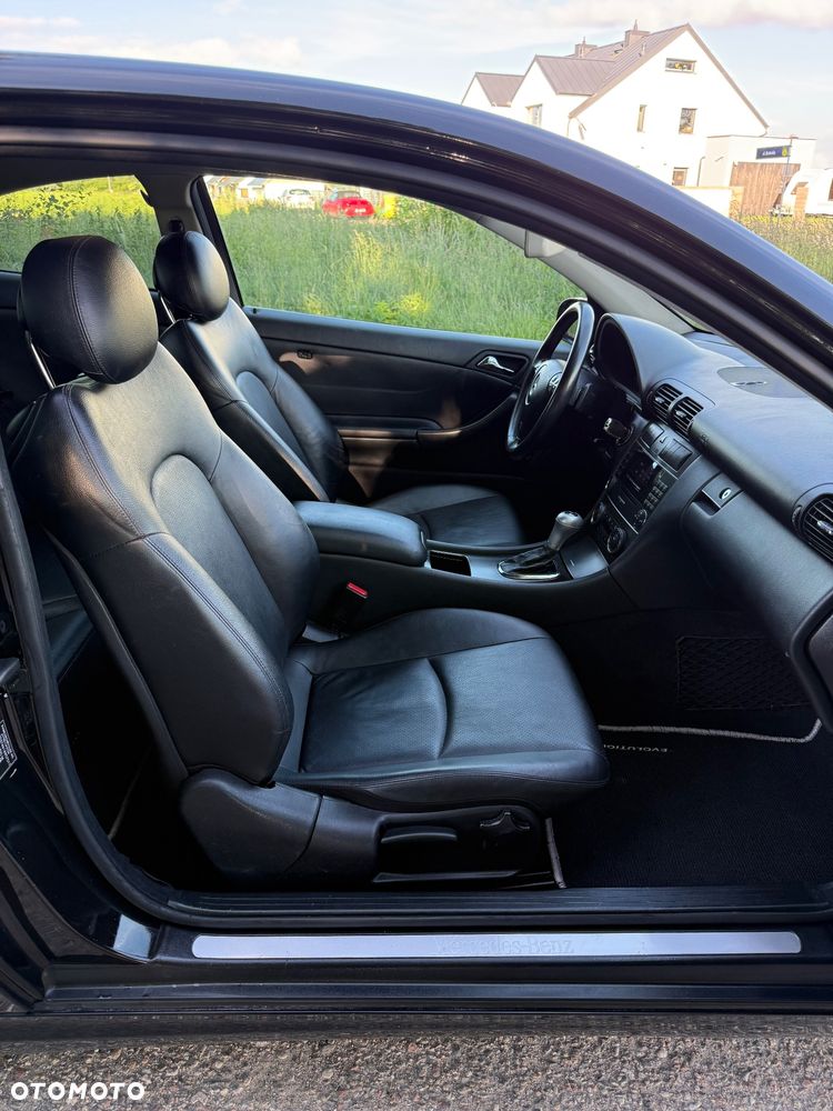 Mercedes-Benz Klasa C 180 Kompressor Automatik Sport Edition - 19