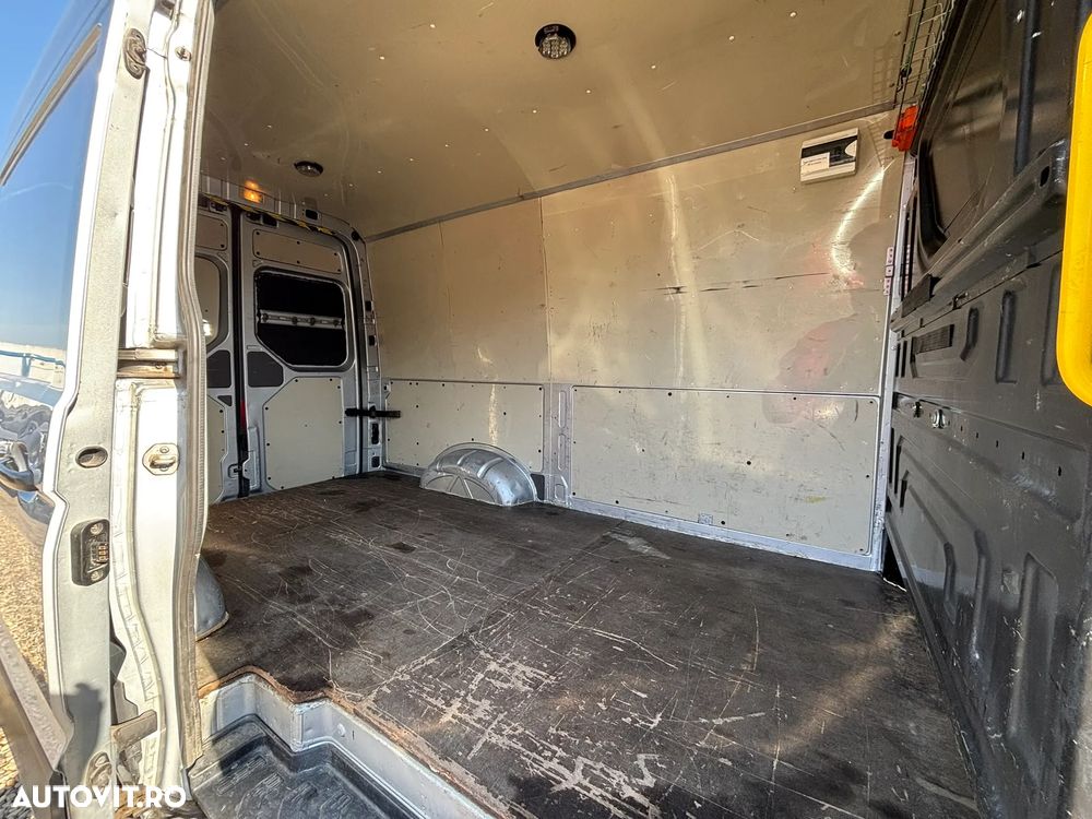 Volkswagen Crafter - 11