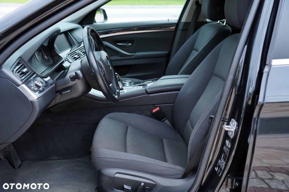 BMW Seria 5 520d Touring Sport Line - 18
