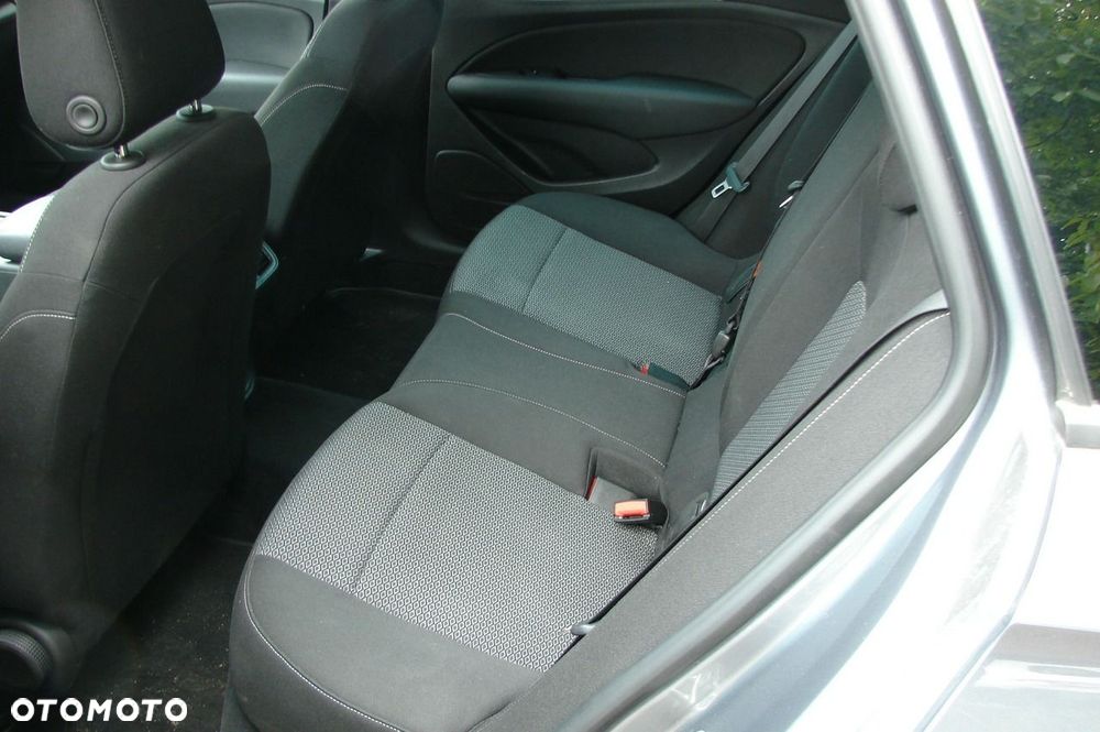 Opel Insignia - 8