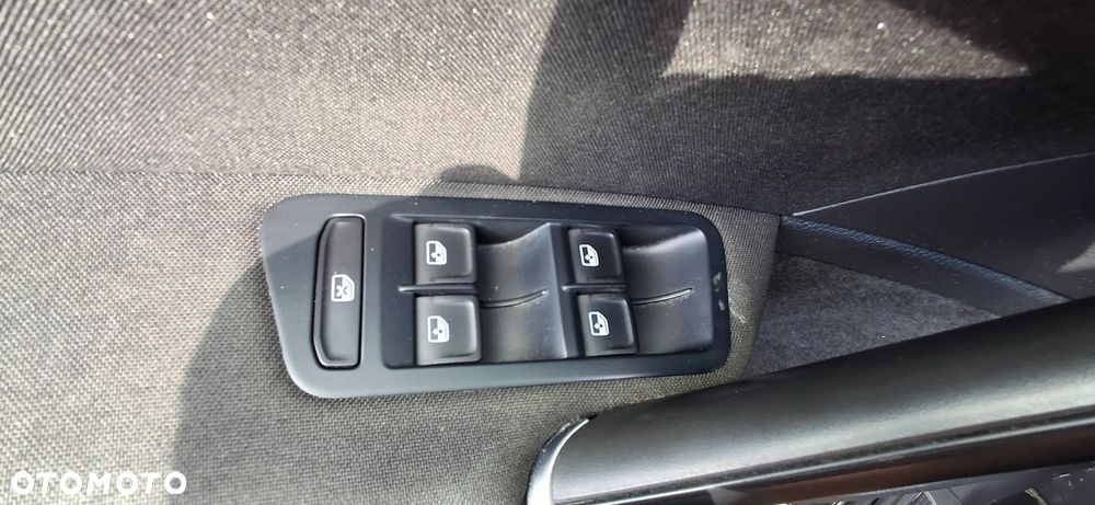 Volkswagen Golf 2.0 TDI BlueMotion Technology Lounge - 19