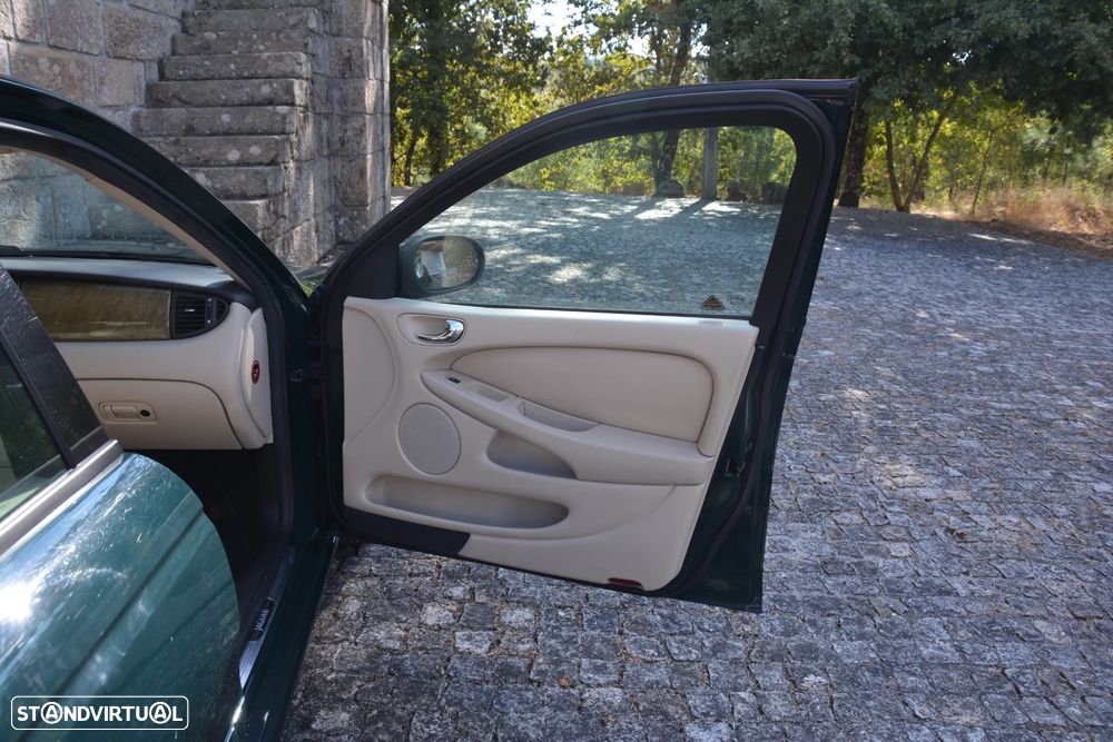 Jaguar X-Type 2.5 Sport Auto. - 13