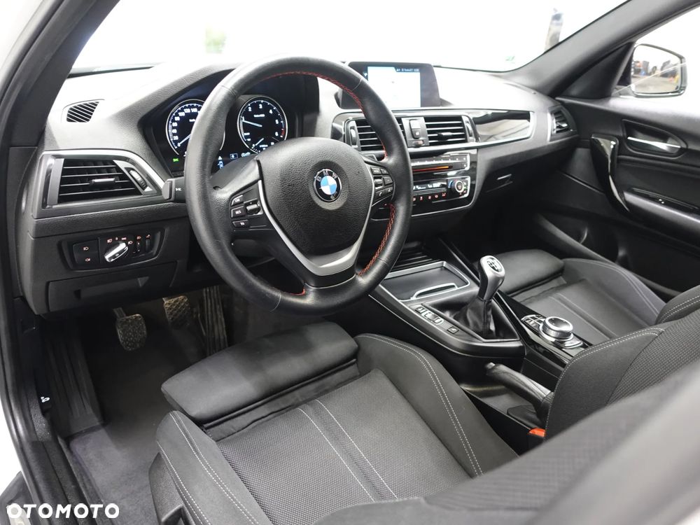 BMW Seria 1 118d xDrive Edition Metropolitan - 18