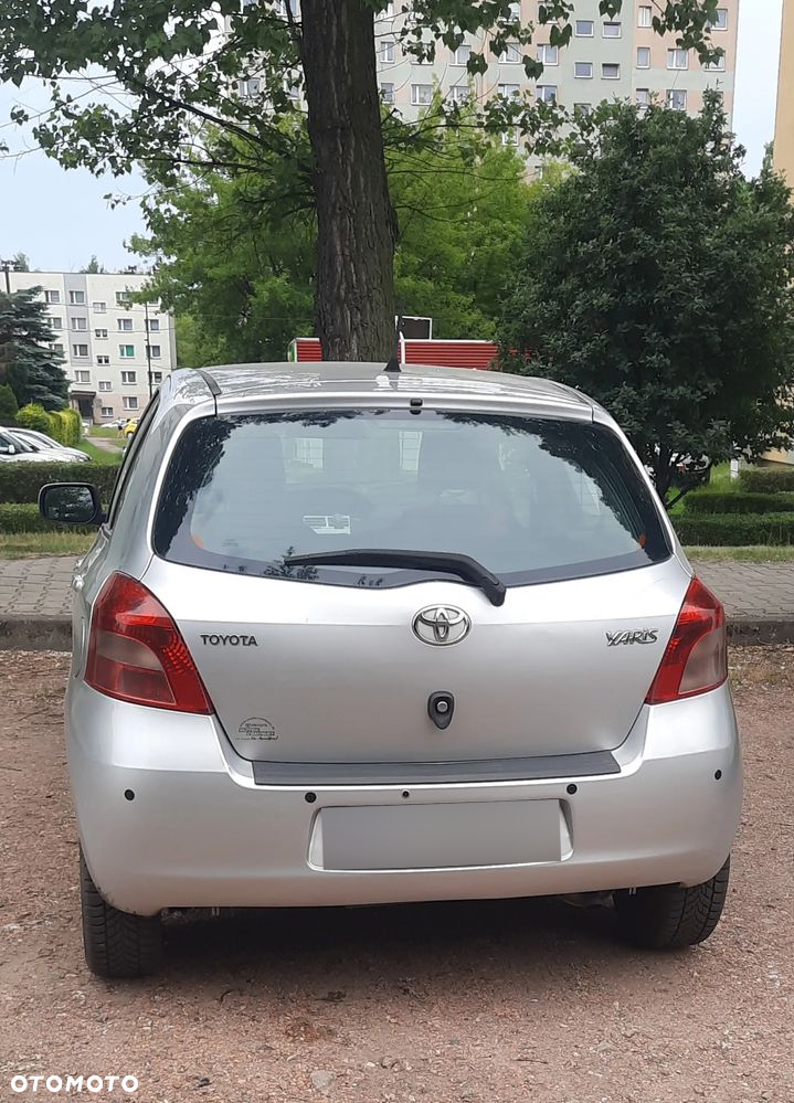 Toyota Yaris - 4