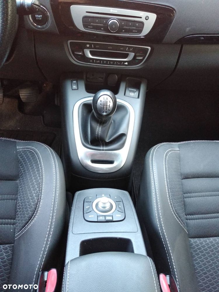 Renault Scenic Energy TCe 130 S&S Xmod Bose Edition - 17