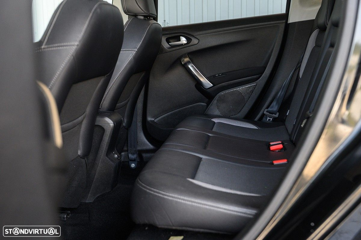 Peugeot 2008 1.6 e-HDi Allure - 28