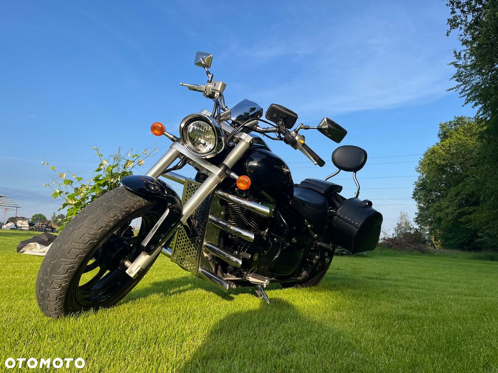 Suzuki Intruder - 4
