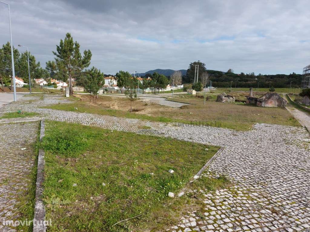 Terreno Urbano para Construção de Prédio em Sesimbra - Grande imagem: 2/19