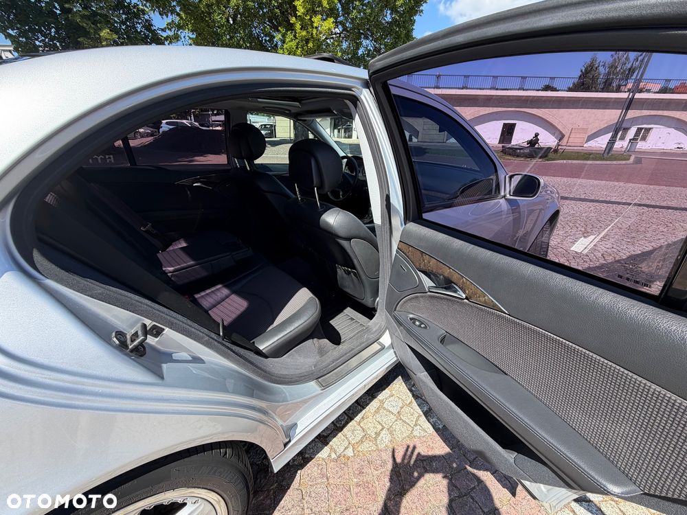 Mercedes-Benz Klasa E 220 CDI Automatik Avantgarde - 36