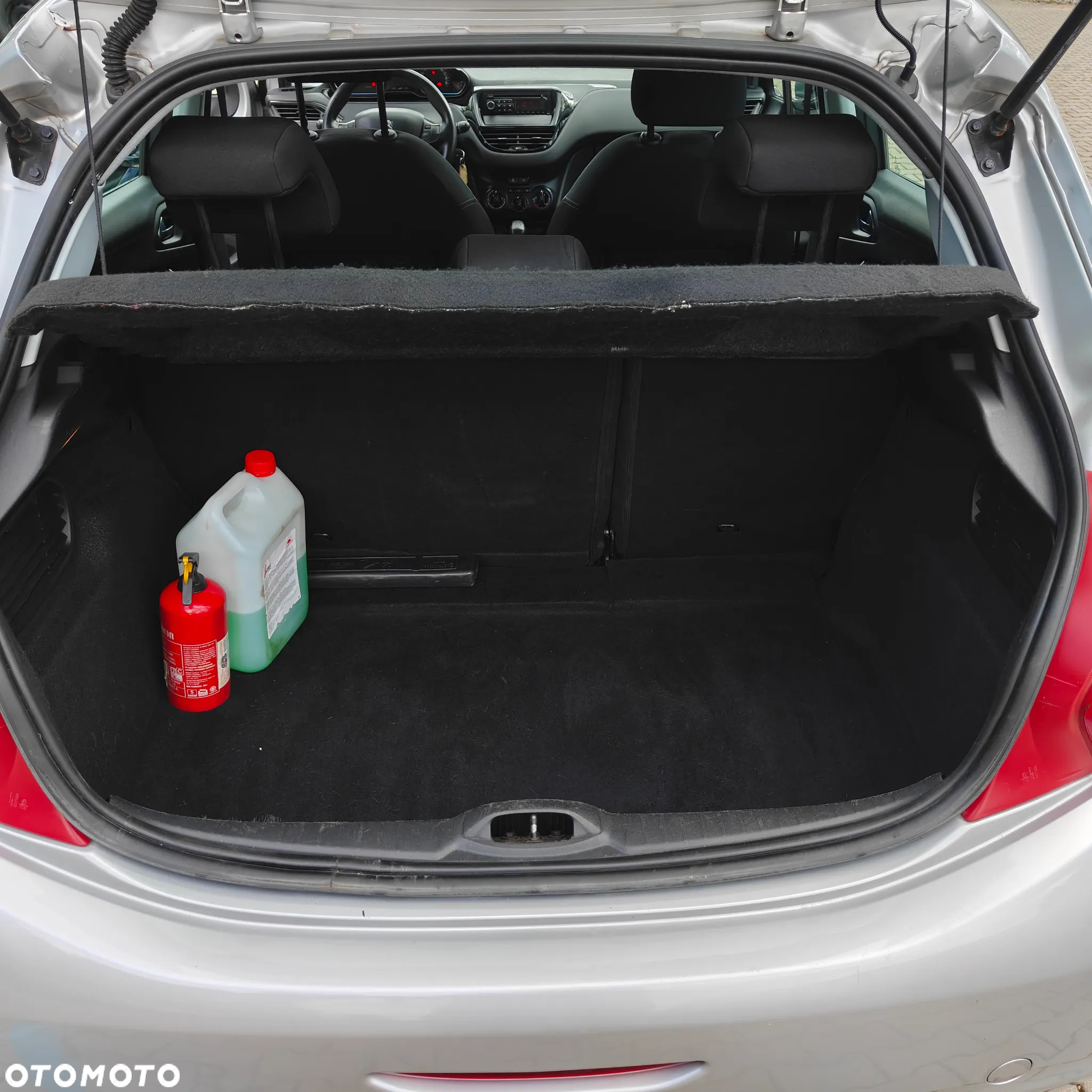Peugeot 208 - 19