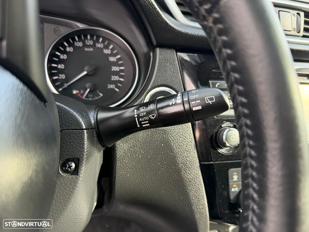 Nissan Qashqai 1.5 dCi N-Connecta 18 - 22