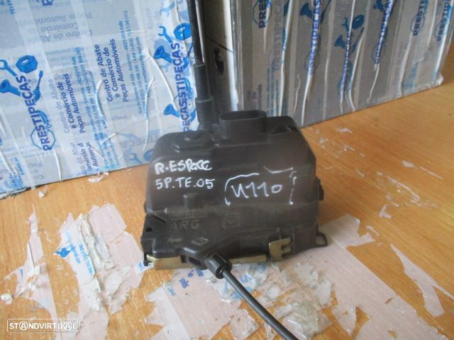 Fecho 017963Z98 RENAULT ESPACE 2005 TE 4 PINOS - 1