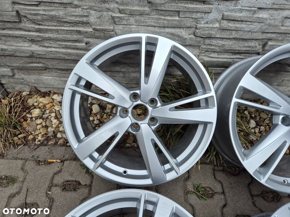 4x  8x19 ET42   5x112 Nowy komplet felg aluminiowych Audi,Seat,Skoda,VW - 5