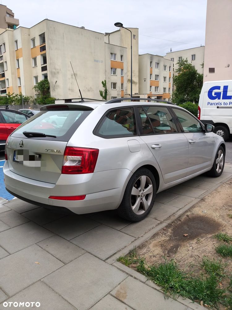 Skoda Octavia 1.6 TDI (Green tec) DSG Ambition - 4